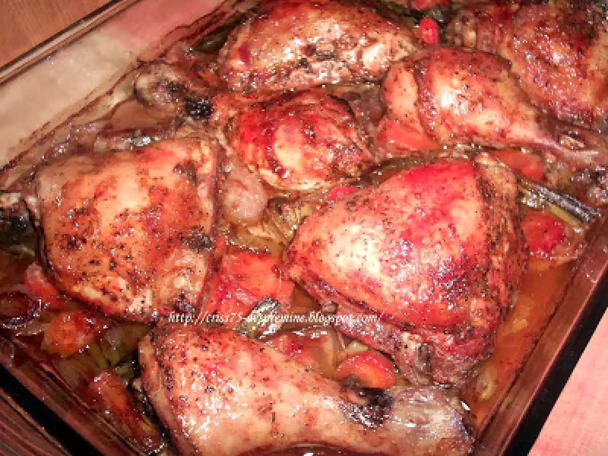 Pulpe de pui pe pat de ceapa, cu sos de vin - poza 6