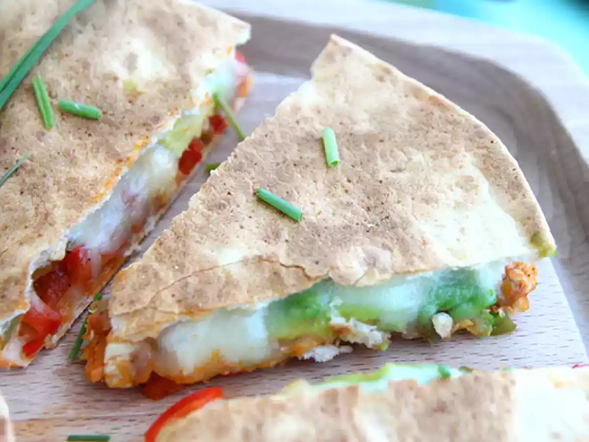 Quesadilla cu pui si avocado - poza 3