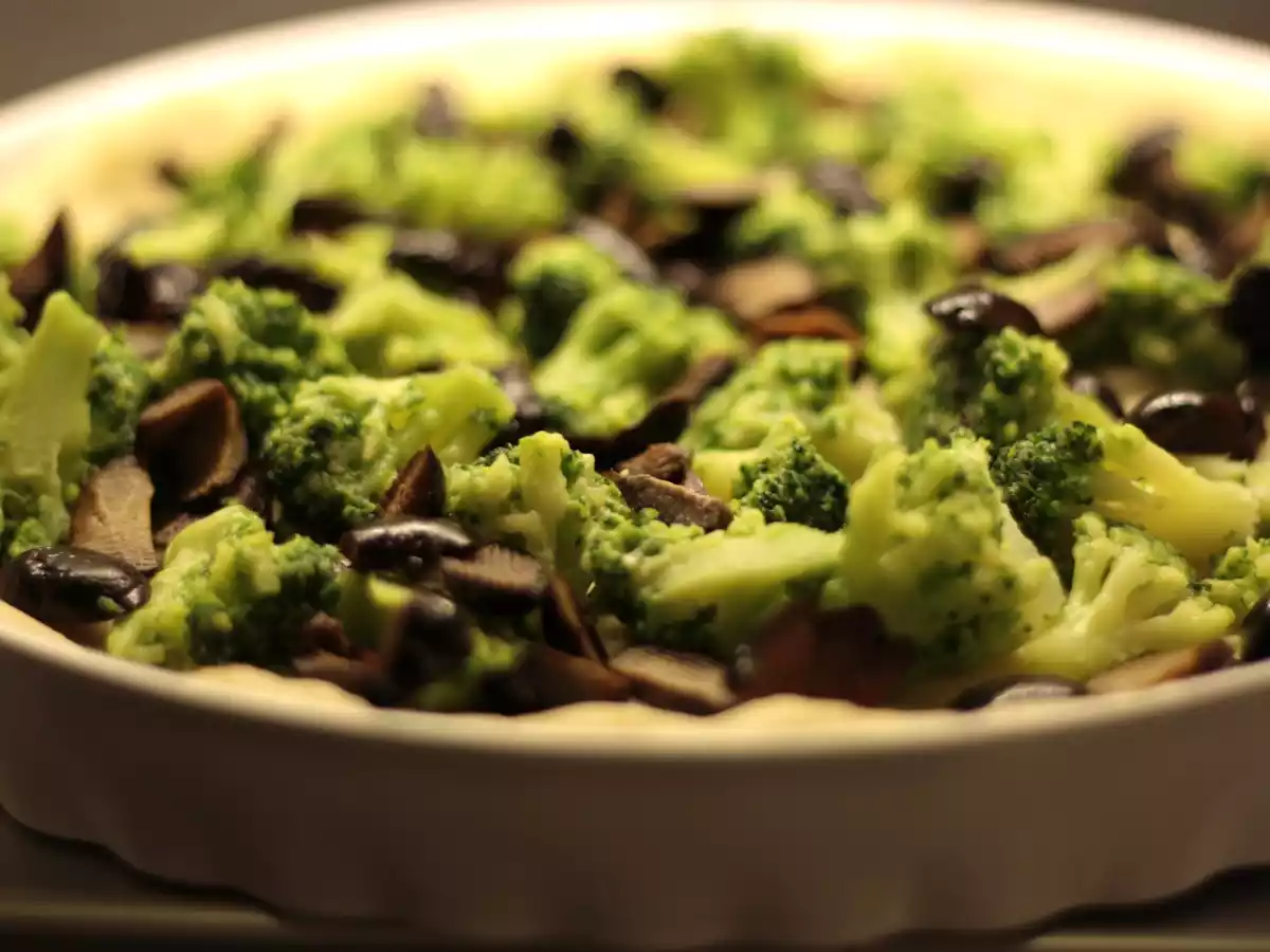 Quiche cu broccoli si masline