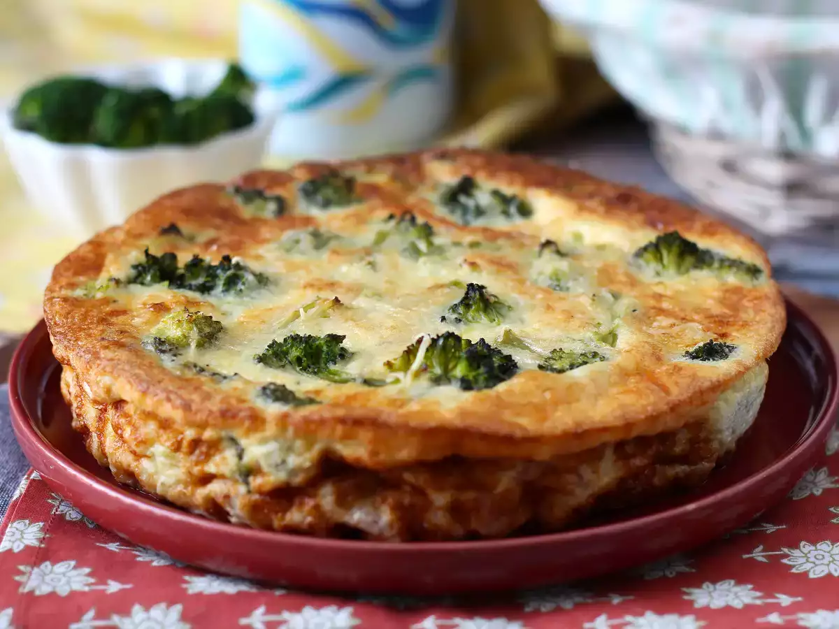 Quiche fără aluat cu broccoli, pancetta și brânză cottage - poza 2