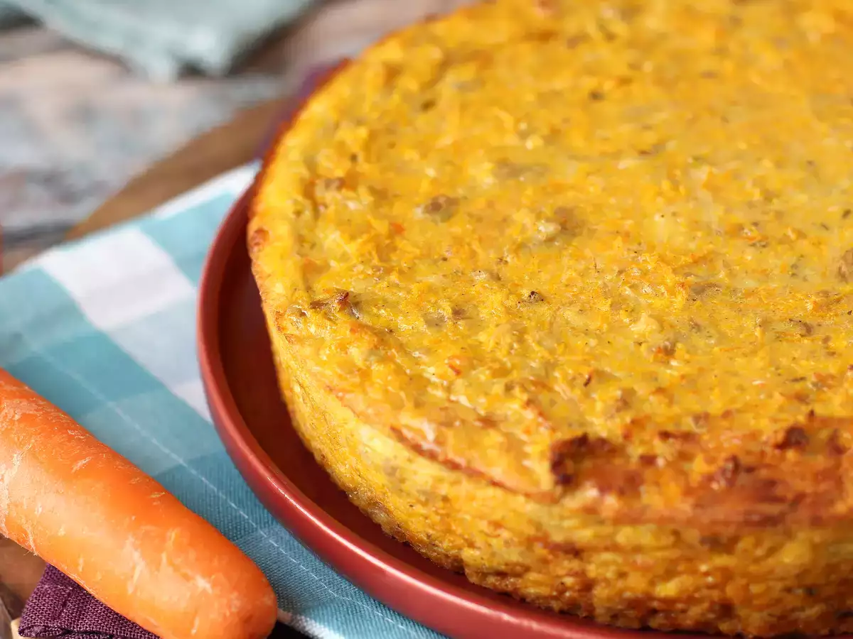 Quiche fără aluat cu ton, morcovi și brânză cottage: ușor de preparat și bogată în proteine - poza 4