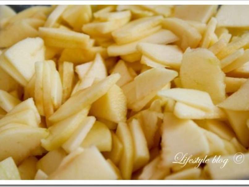 Rafinament vienez: strudel cu mere si sos de vanilie - poza 6