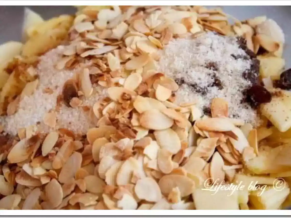 Rafinament vienez: strudel cu mere si sos de vanilie - poza 7