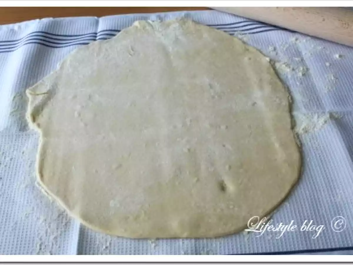 Rafinament vienez: strudel cu mere si sos de vanilie - poza 11