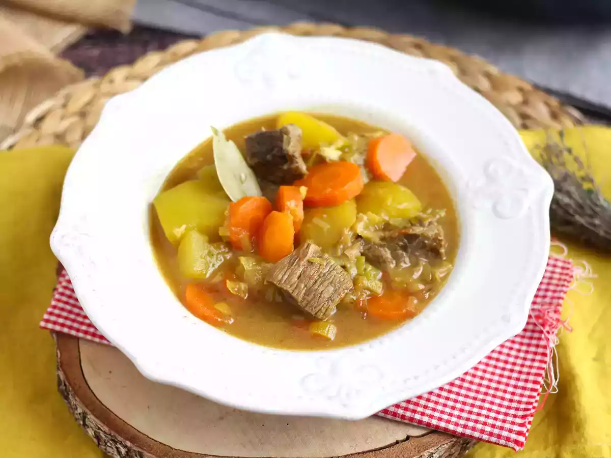 Ragoût cu vita si cartofi - reteta rapida - poza 3