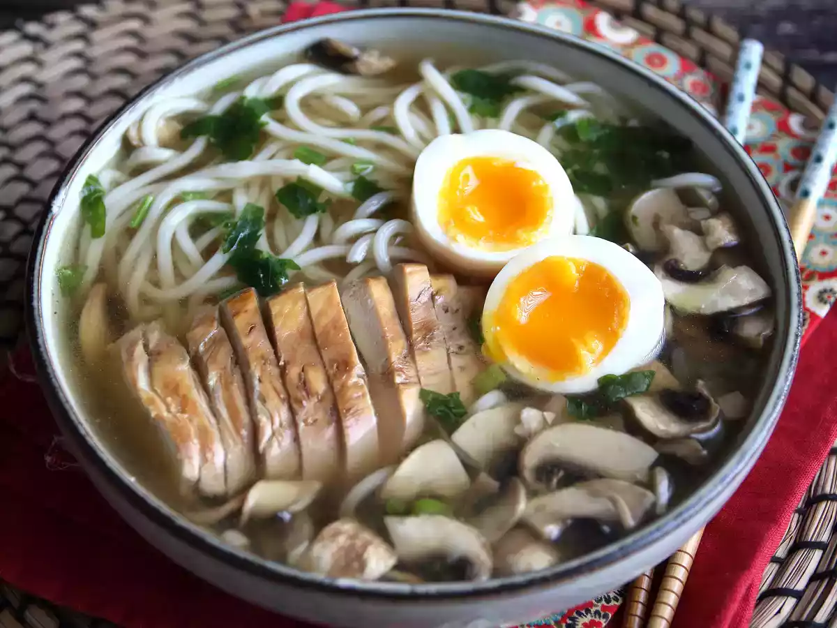 Ramen cu pui: versiunea simplă a acestui fel de mâncare asiatic emblematic! - poza 2