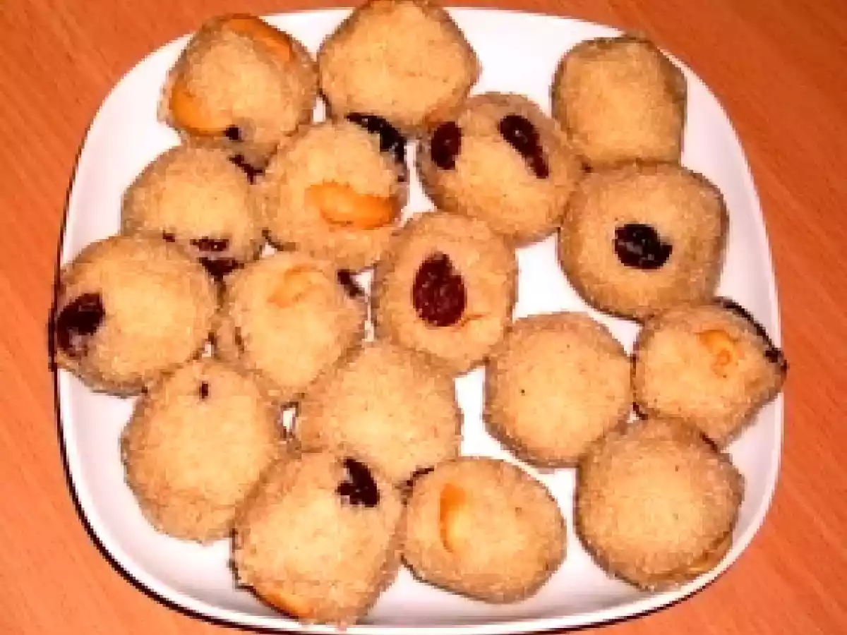 Rava Ladoo (Dulciuri indiene din gris)