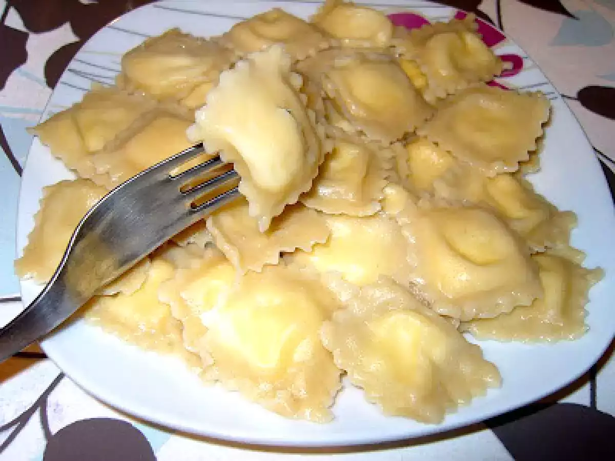 Ravioli cu feta si smantana facuti in casa