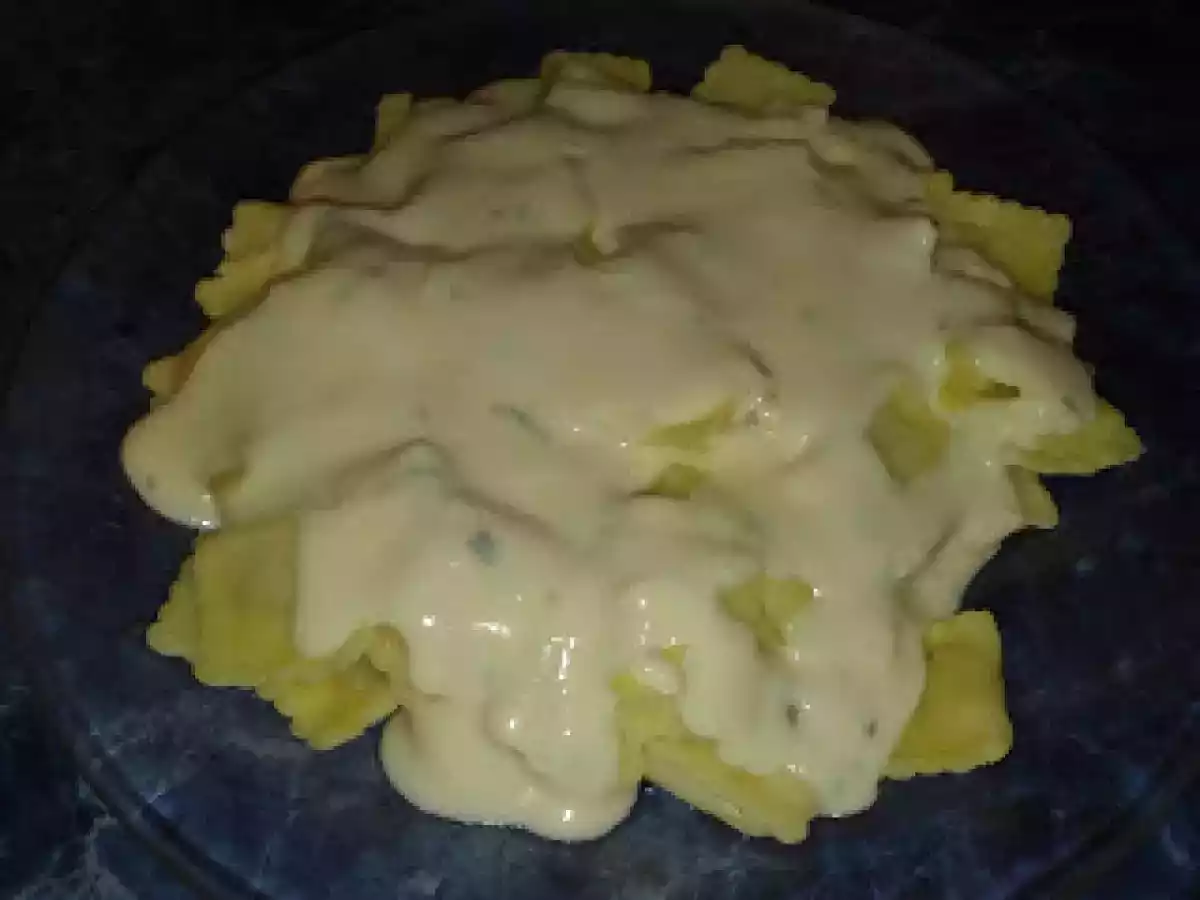 Ravioli cu sos quatro formaggi