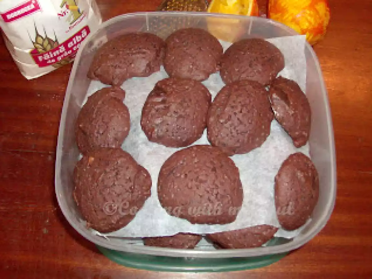 Reteta rapida - Biscuiti cu cacao, portocale si ciocolata - poza 3