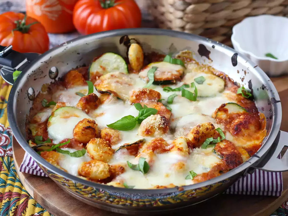 Rețetă rapidă de gratin cu gnocchi, dovlecel și mozzarella - poza 5