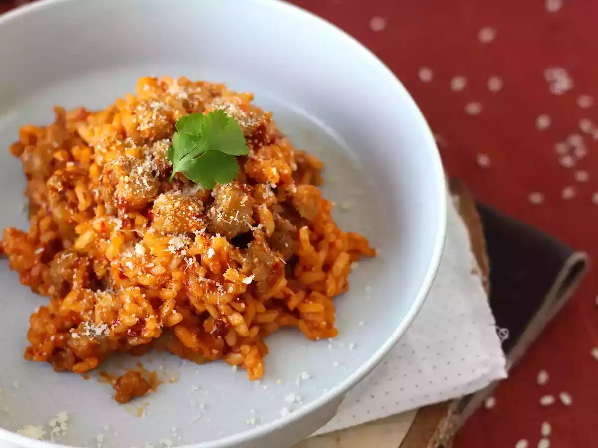 Risotto cu cârnați 'nduja, preparatul perfect pentru iubitorii de condimente!