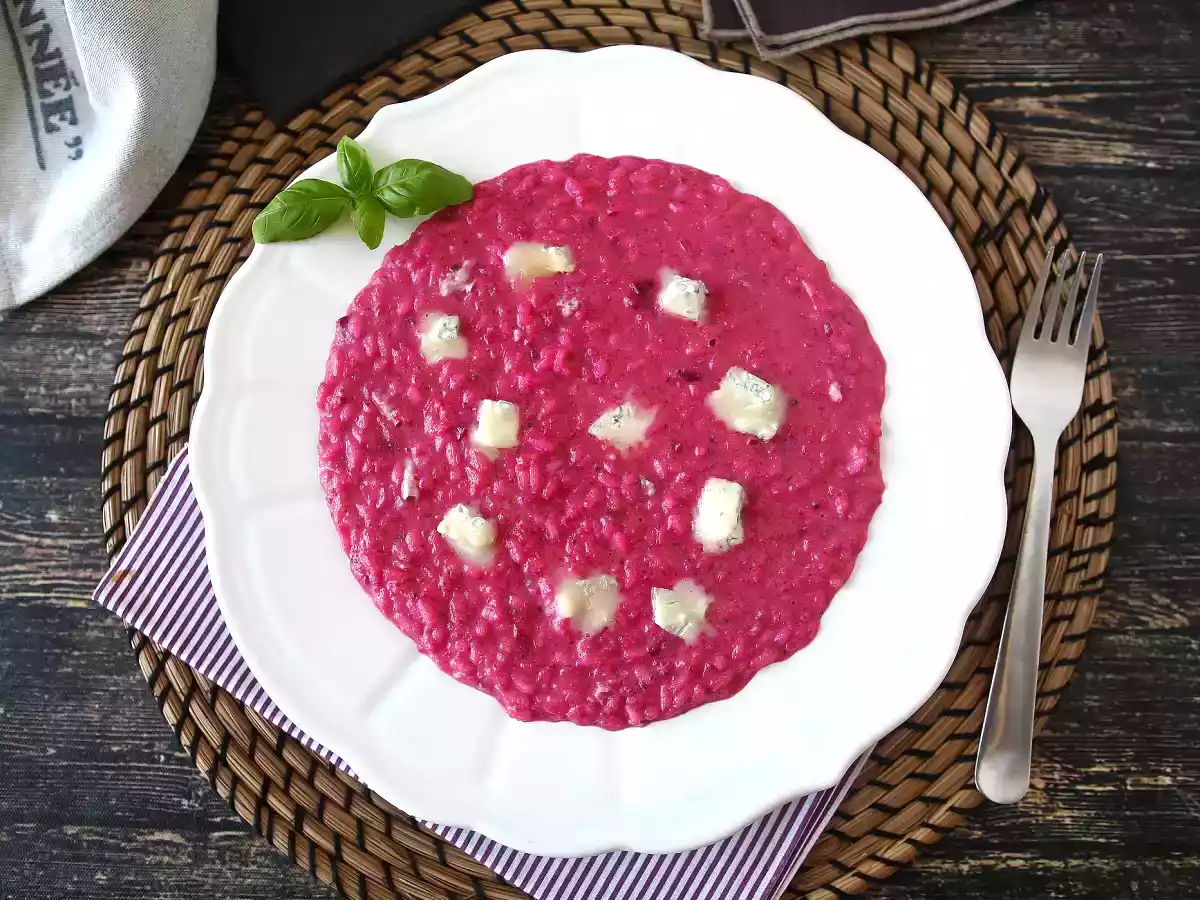 Risotto cu sfeclă roșie și gorgonzola: o explozie de culoare și arome intense - poza 3
