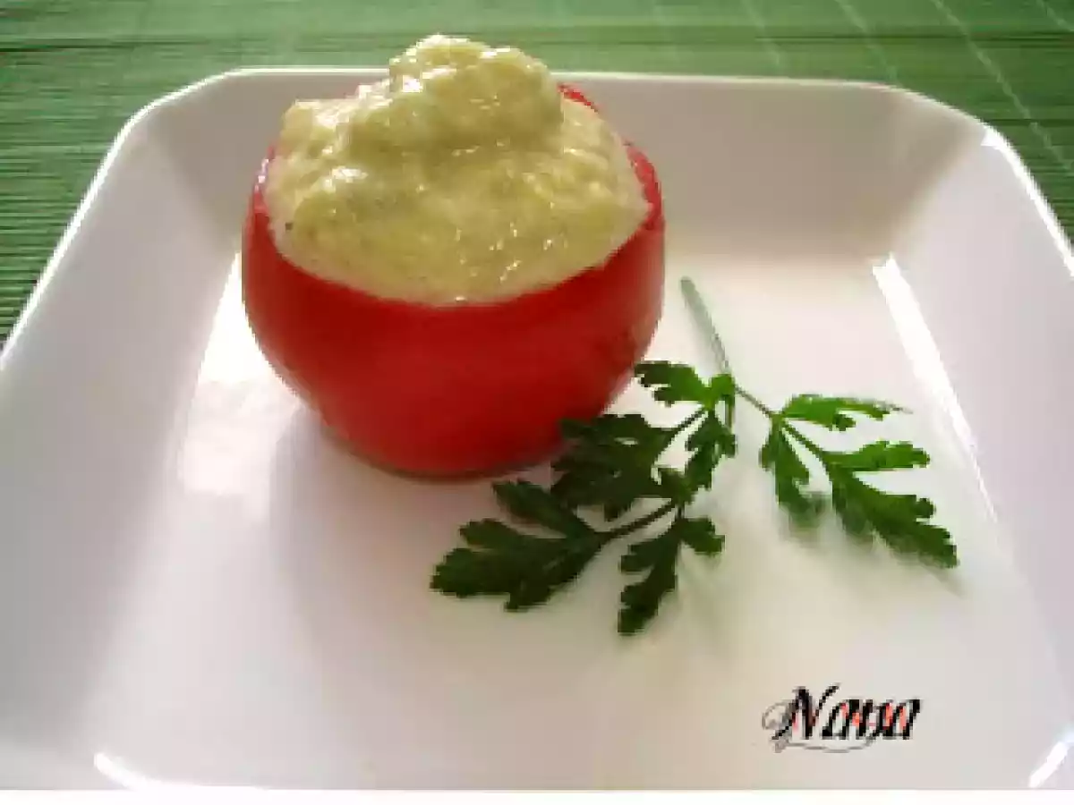 ROSII UMPLUTE CU VINETE