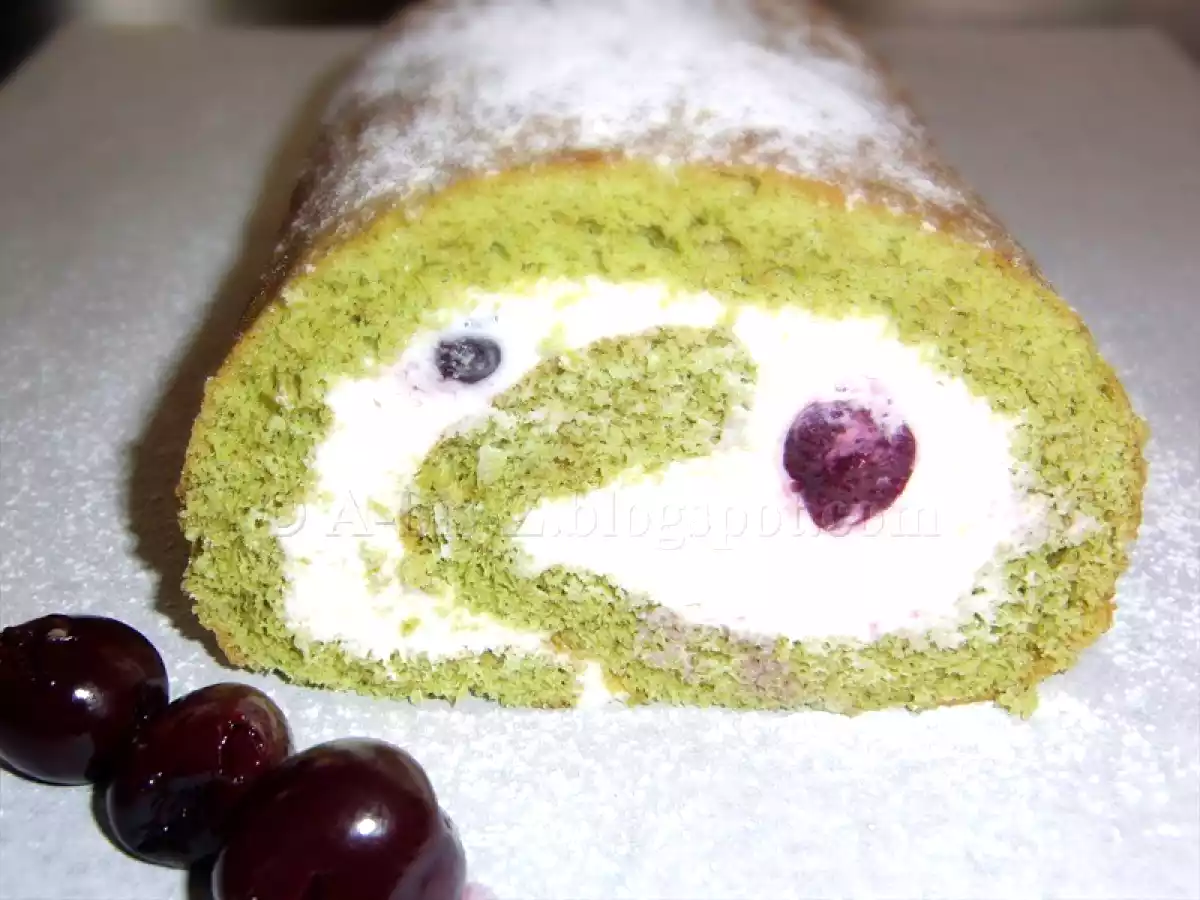 Ruladă cu matcha şi cremă mascarpone - poza 2