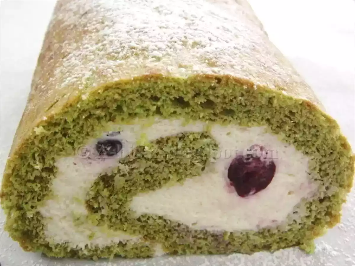 Ruladă cu matcha şi cremă mascarpone - poza 3