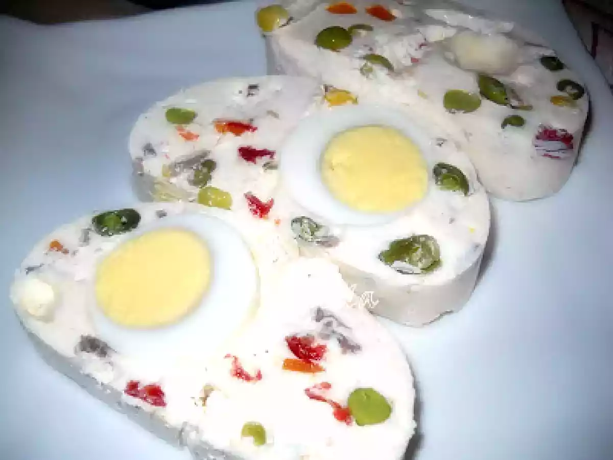 Rulada aperitiv din branza dulce