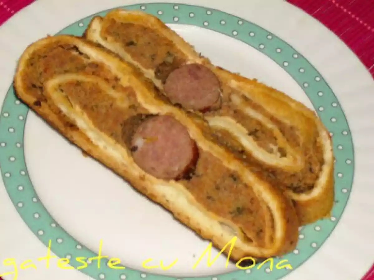 RULADA CU CARNE TOCATA, CABANOS SI CASCAVAL - poza 2