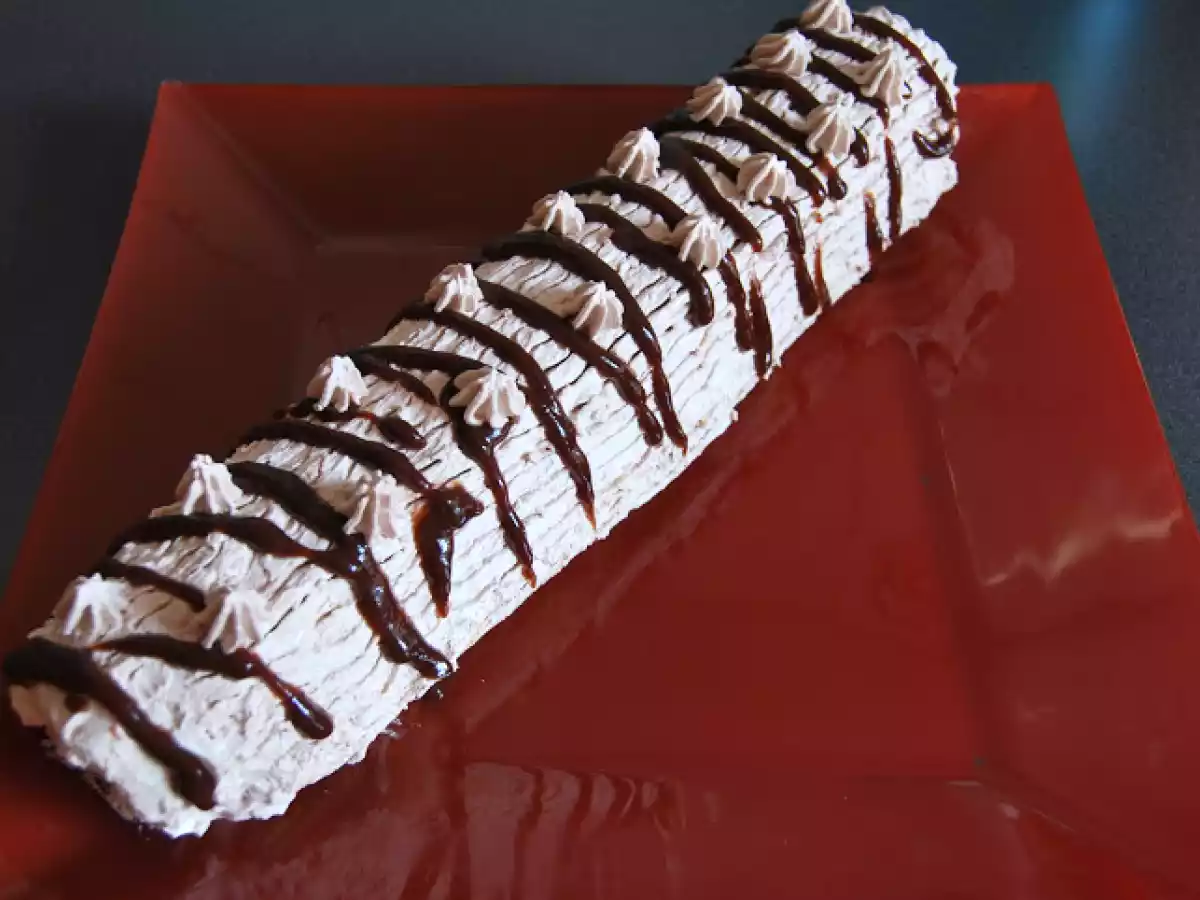Rulada cu crema de ciocolata si frisca - poza 2