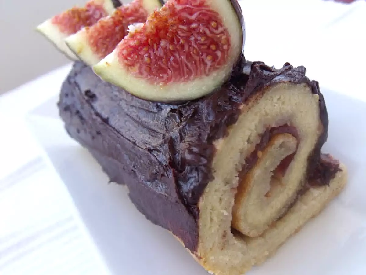 Rulada cu dulceata de smochine - poza 2