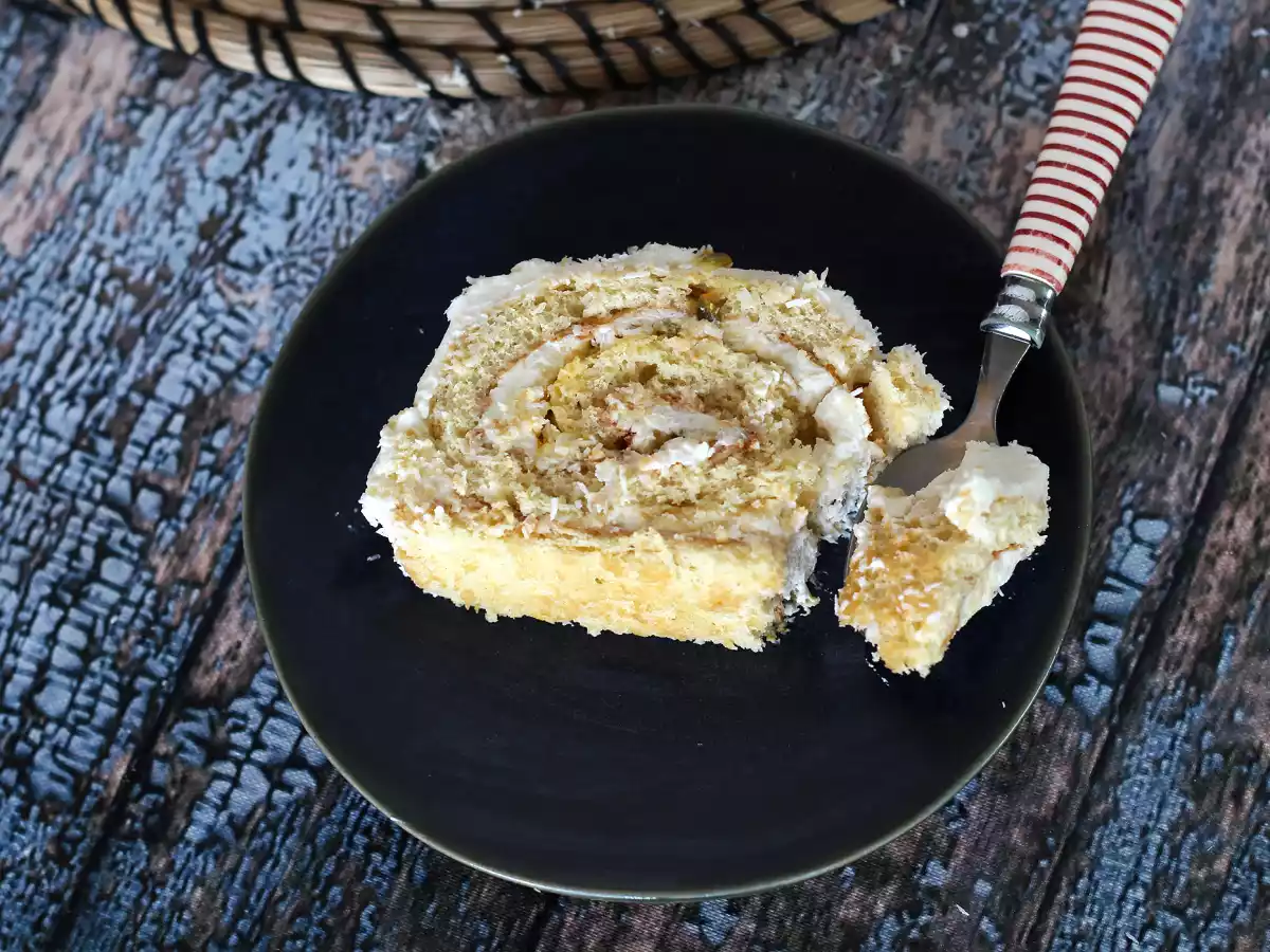 Ruladă cu fructul pasiunii si nucă de cocos - poza 5