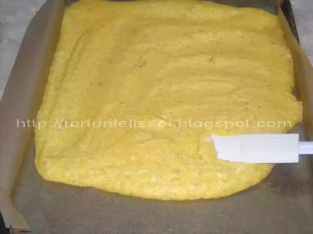 Rulada cu nuca si crema caramel - poza 2