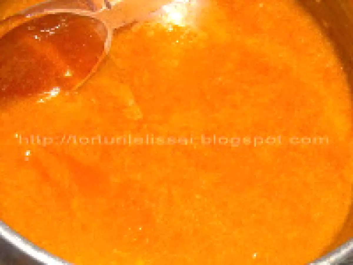 Rulada cu nuca si crema caramel - poza 6