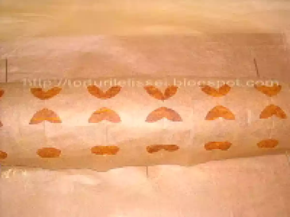 Rulada cu nuca si crema caramel - poza 11