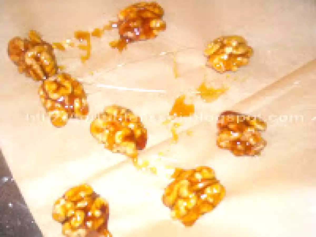 Rulada cu nuca si crema caramel - poza 13