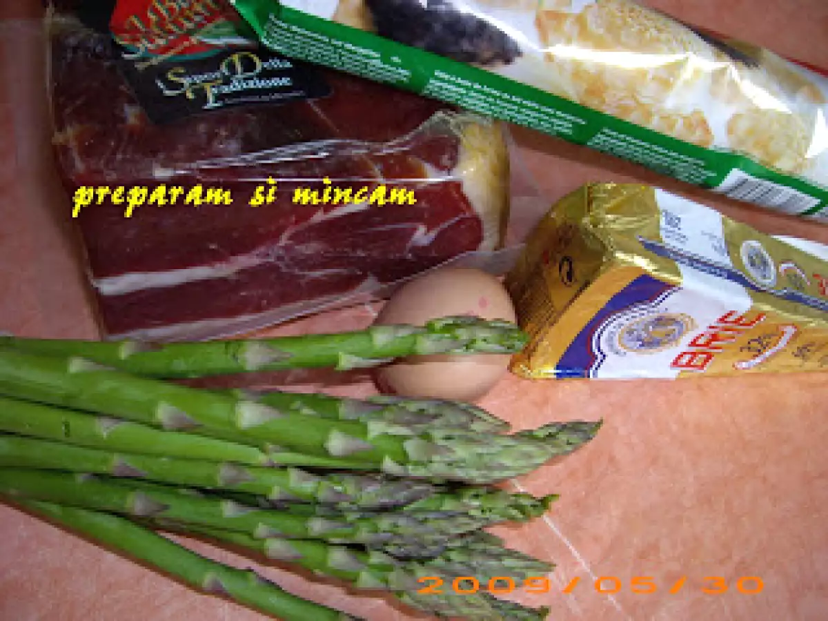 Ruladă cu sparanghel, brânză și prosciutto crudo - poza 3