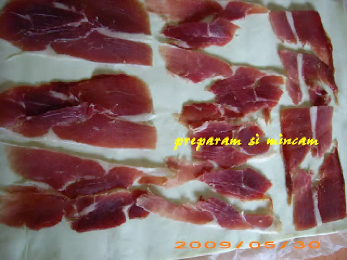Ruladă cu sparanghel, brânză și prosciutto crudo - poza 4