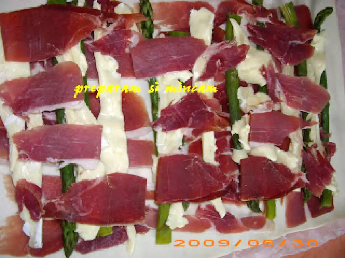 Ruladă cu sparanghel, brânză și prosciutto crudo - poza 7