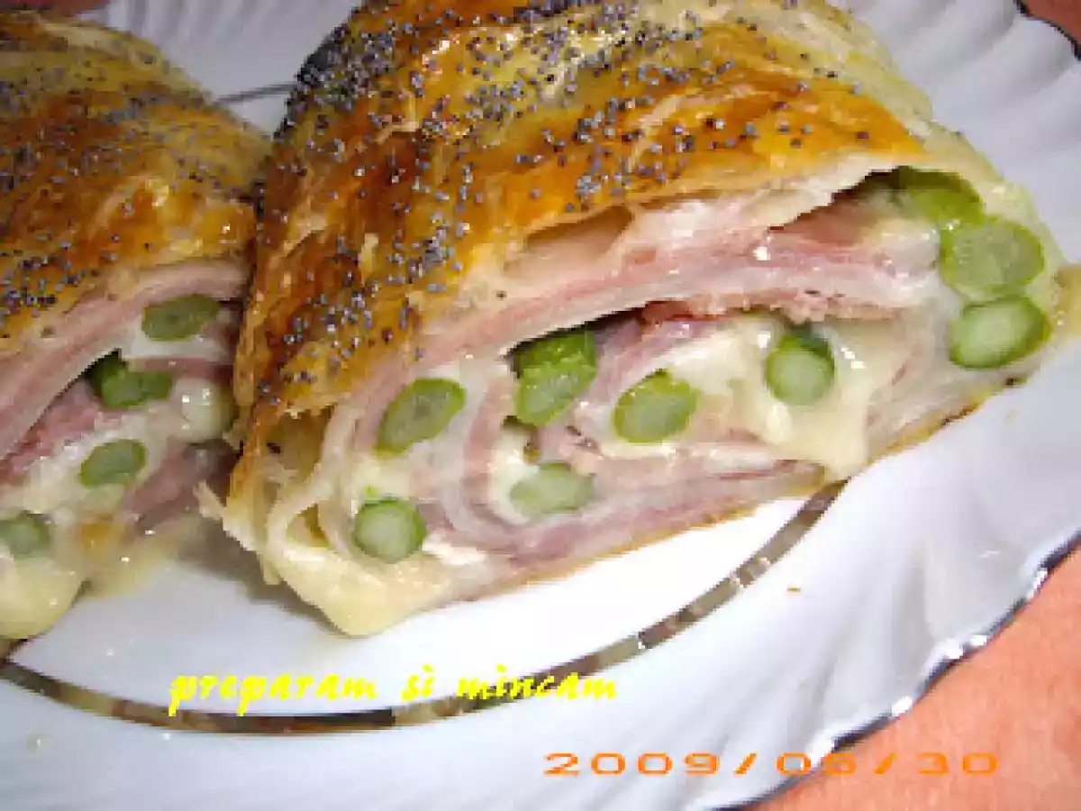 Rulada cu sparanghel, brinza si prosciutto crudo