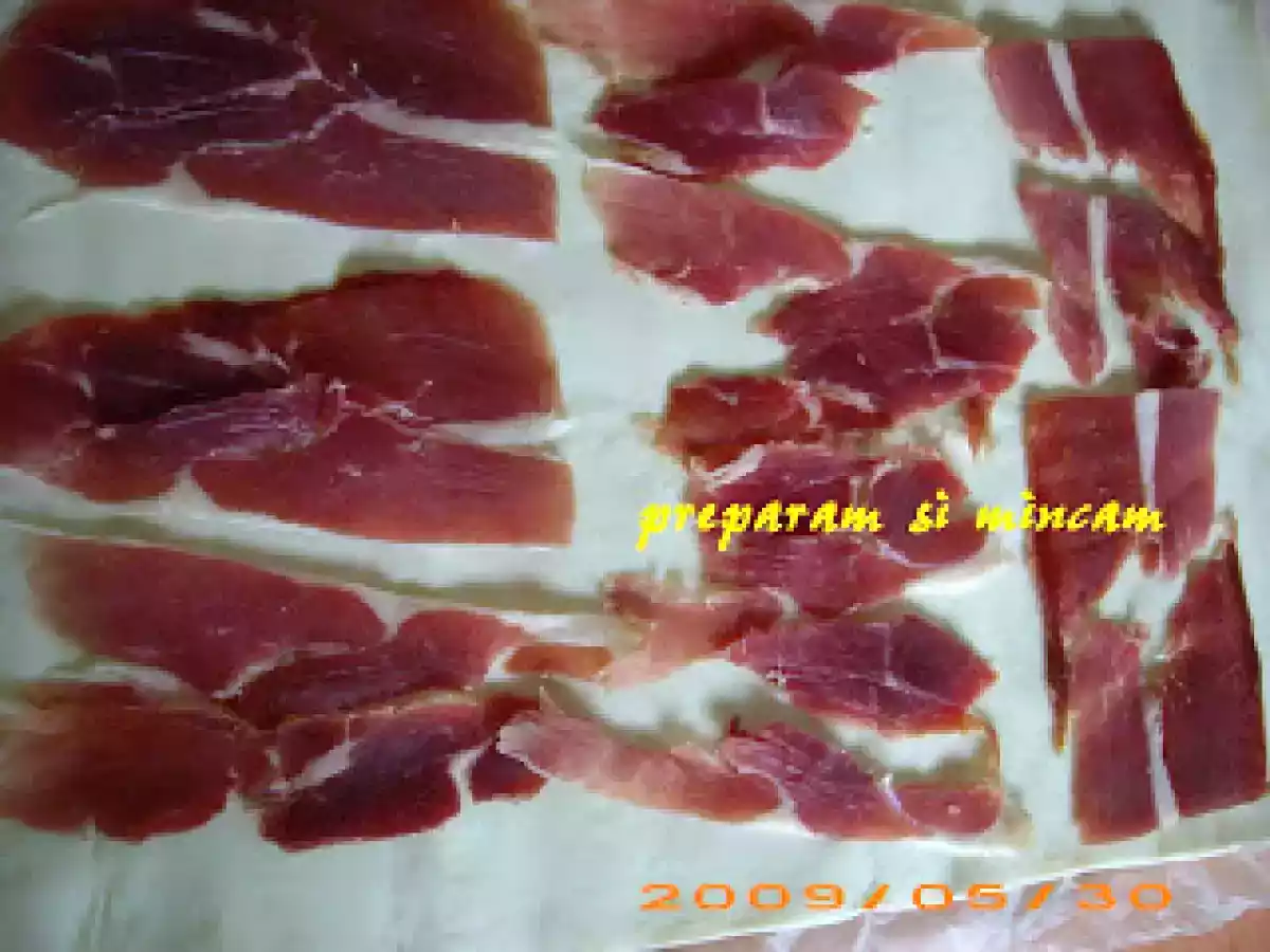 Rulada cu sparanghel, brinza si prosciutto crudo - poza 4
