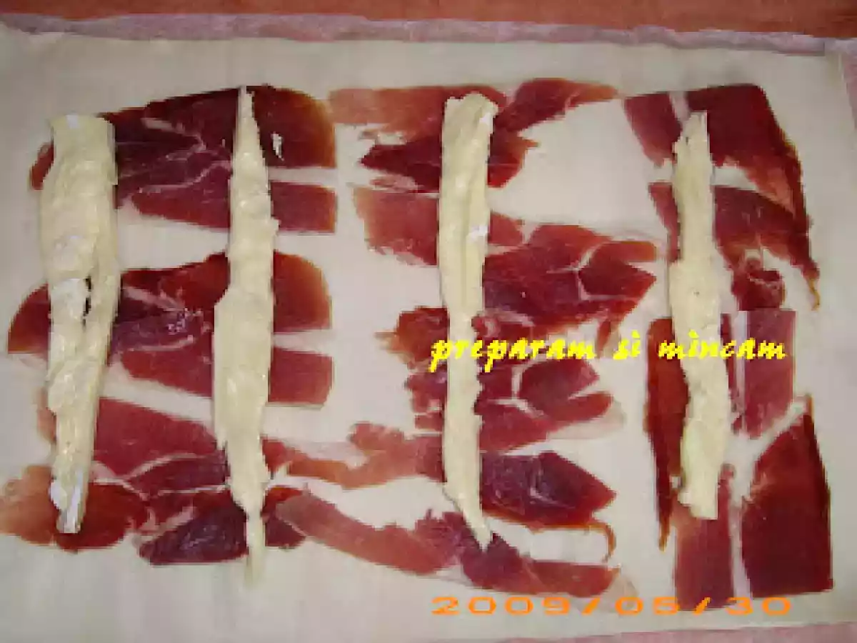 Rulada cu sparanghel, brinza si prosciutto crudo - poza 5