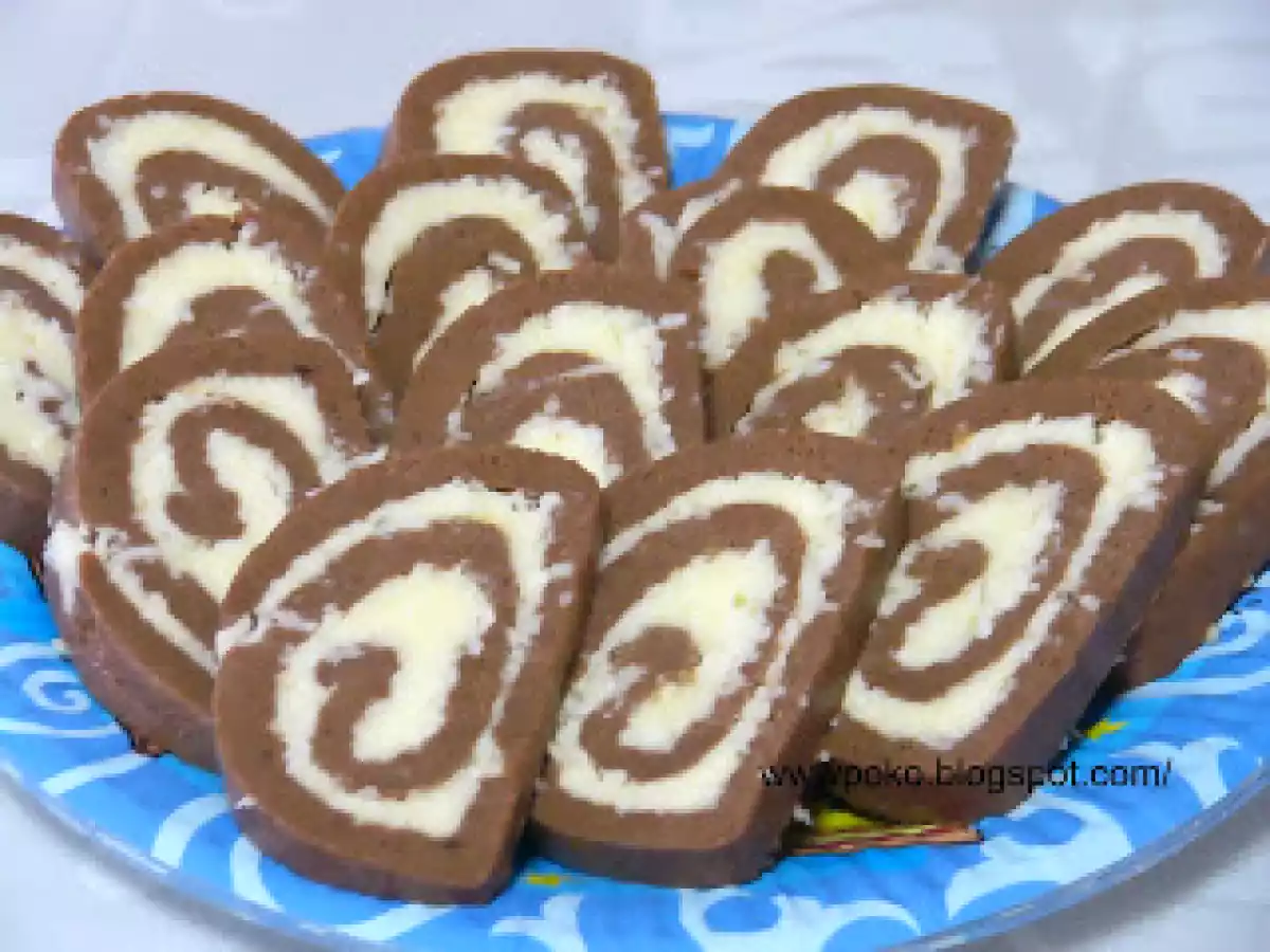 Rulada de biscuiti cu cocos