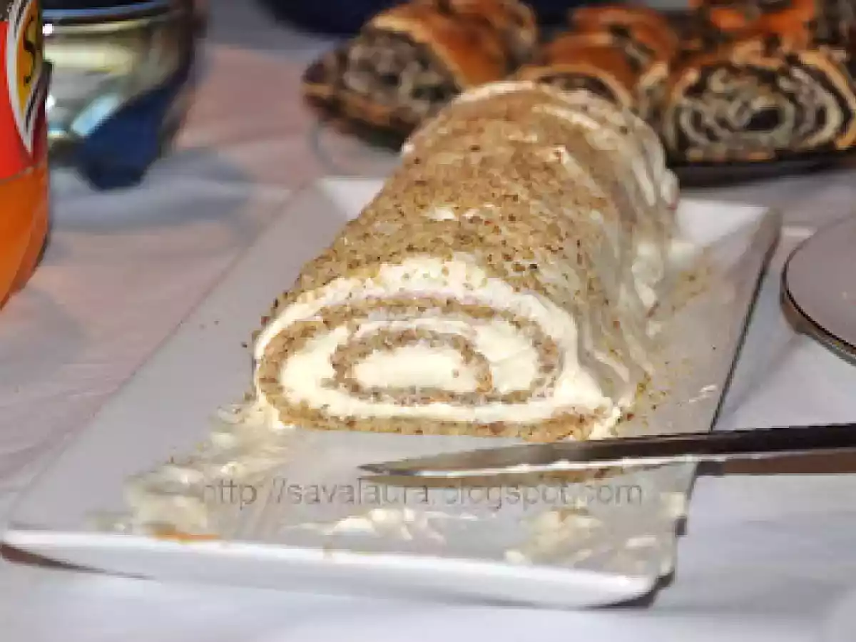 Rulada de nuca cu crema de vanilie