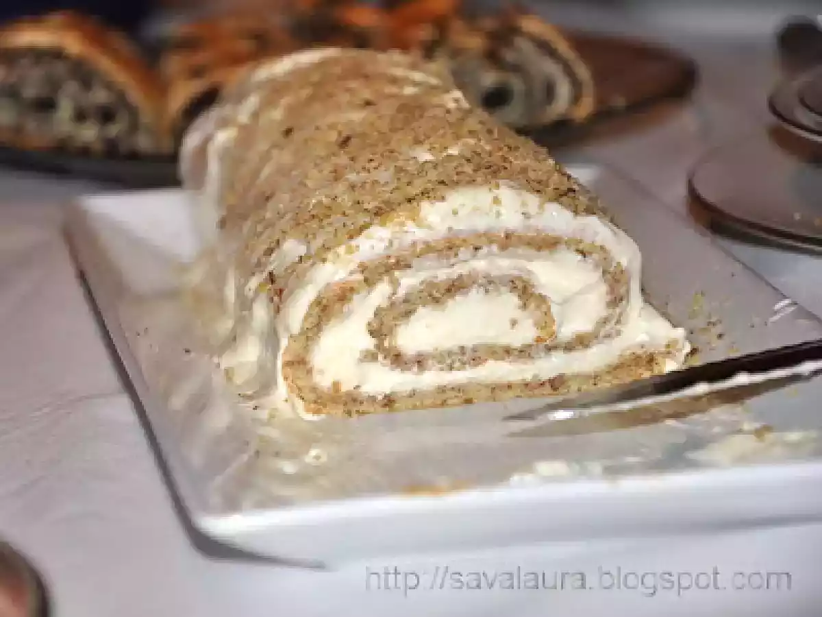 Rulada de nuca cu crema de vanilie - poza 3