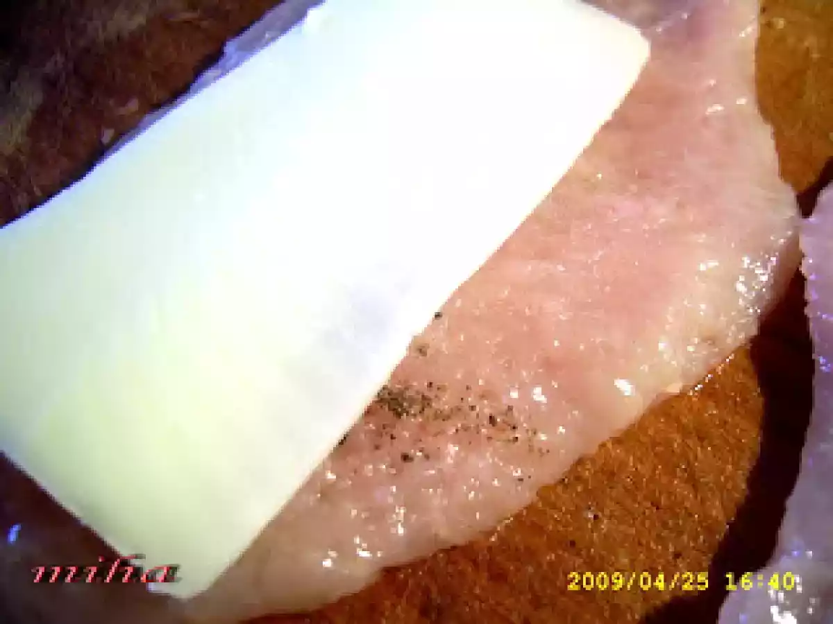 Rulada de pui cu cascaval - poza 3