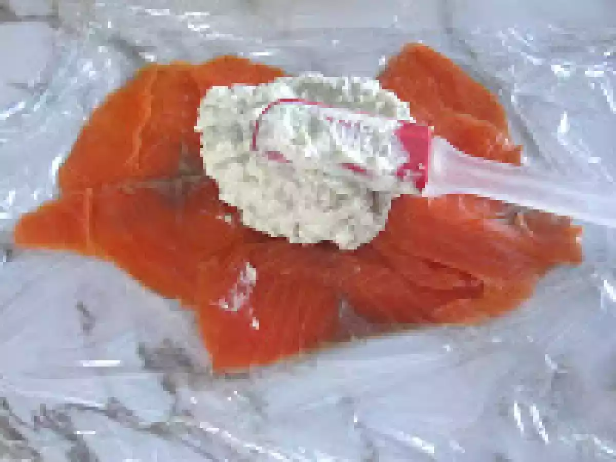 Rulada de somon afumat - poza 2