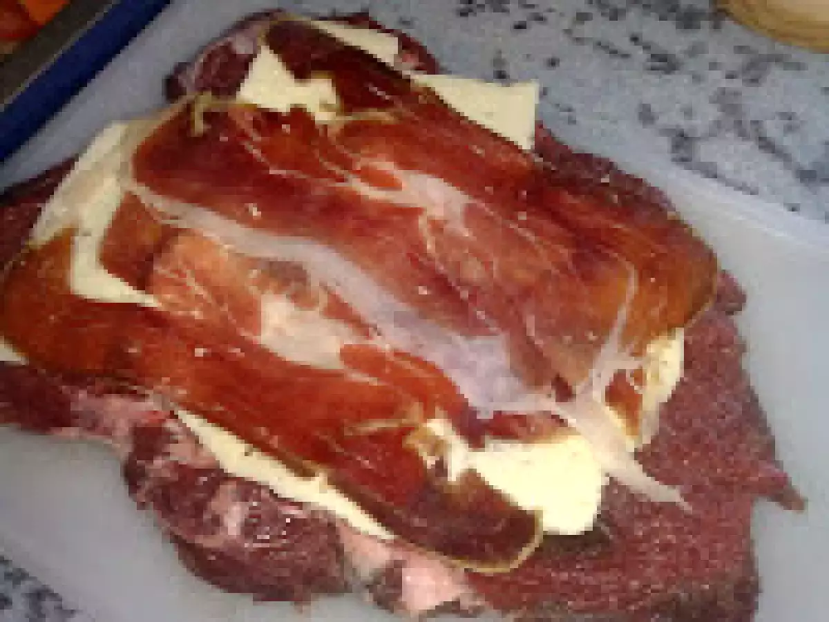 Rulada din muschi de vita cu sos de legume - poza 5