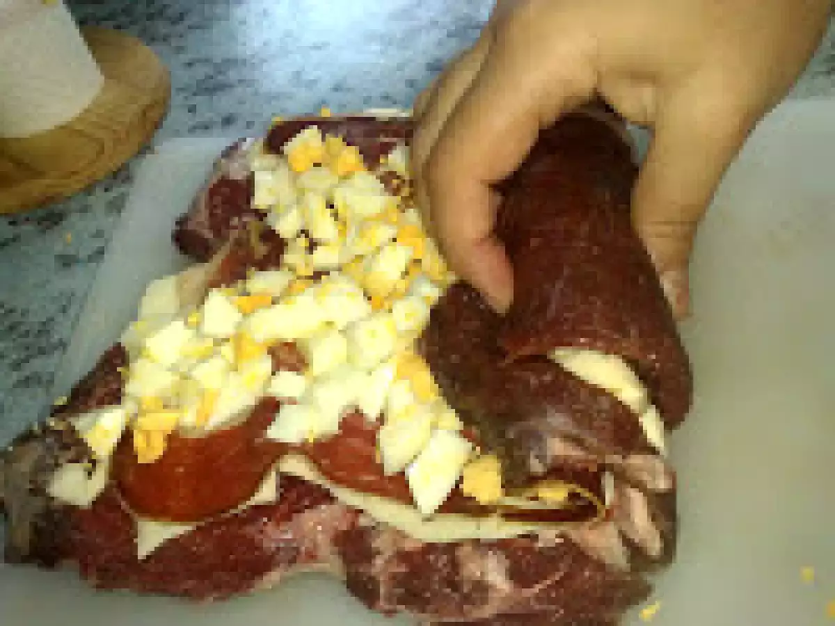 Rulada din muschi de vita cu sos de legume - poza 6