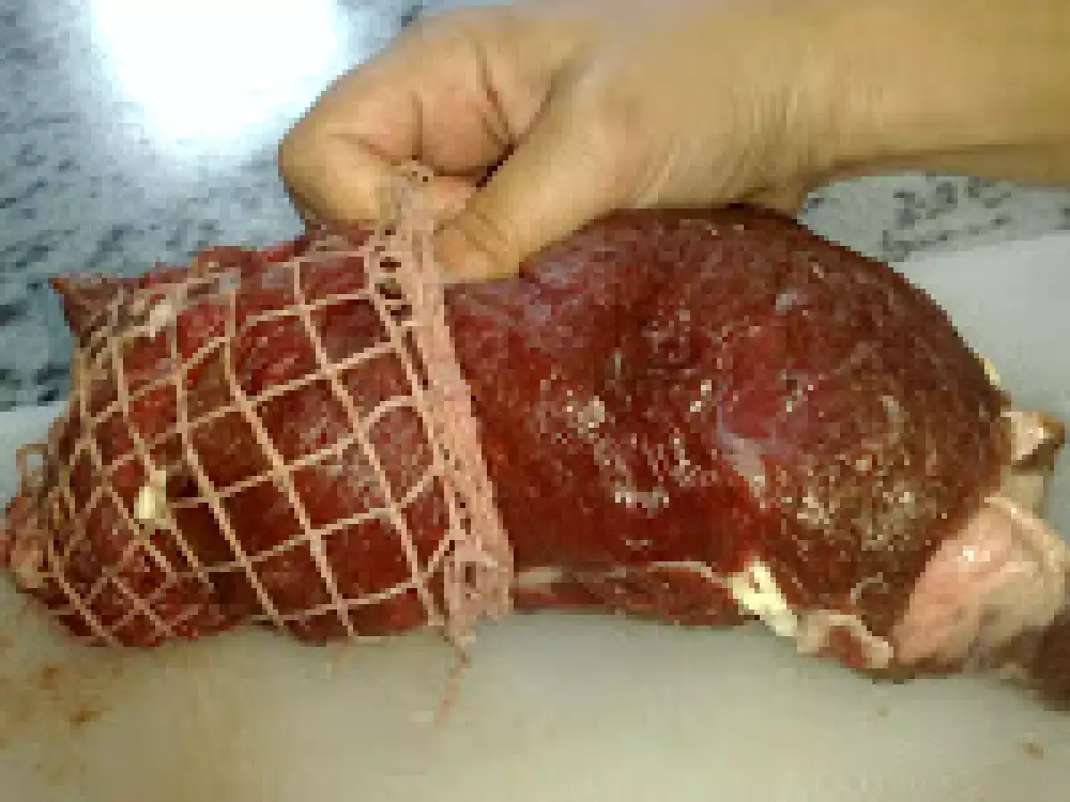 Rulada din muschi de vita cu sos de legume - poza 6