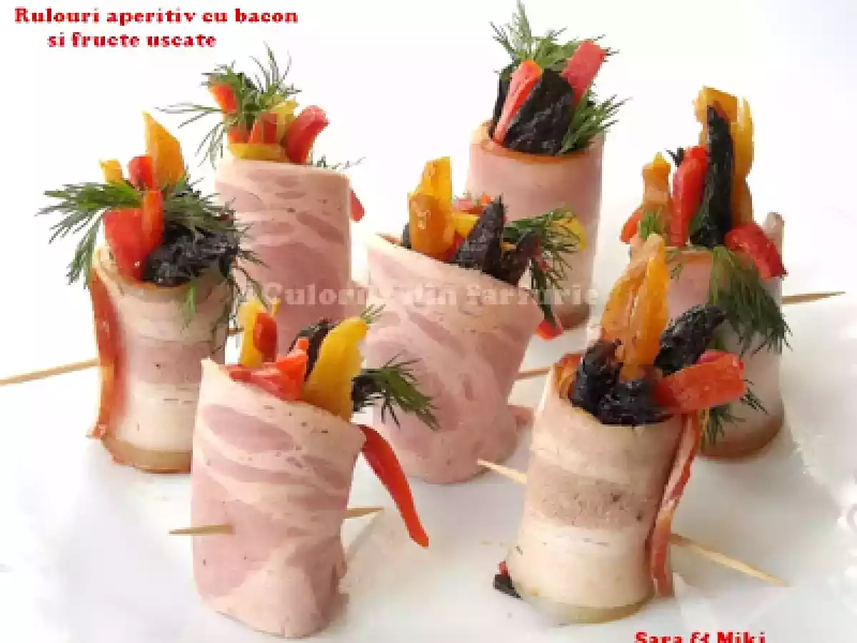 Rulouri aperitiv cu bacon si fructe uscate - poza 3
