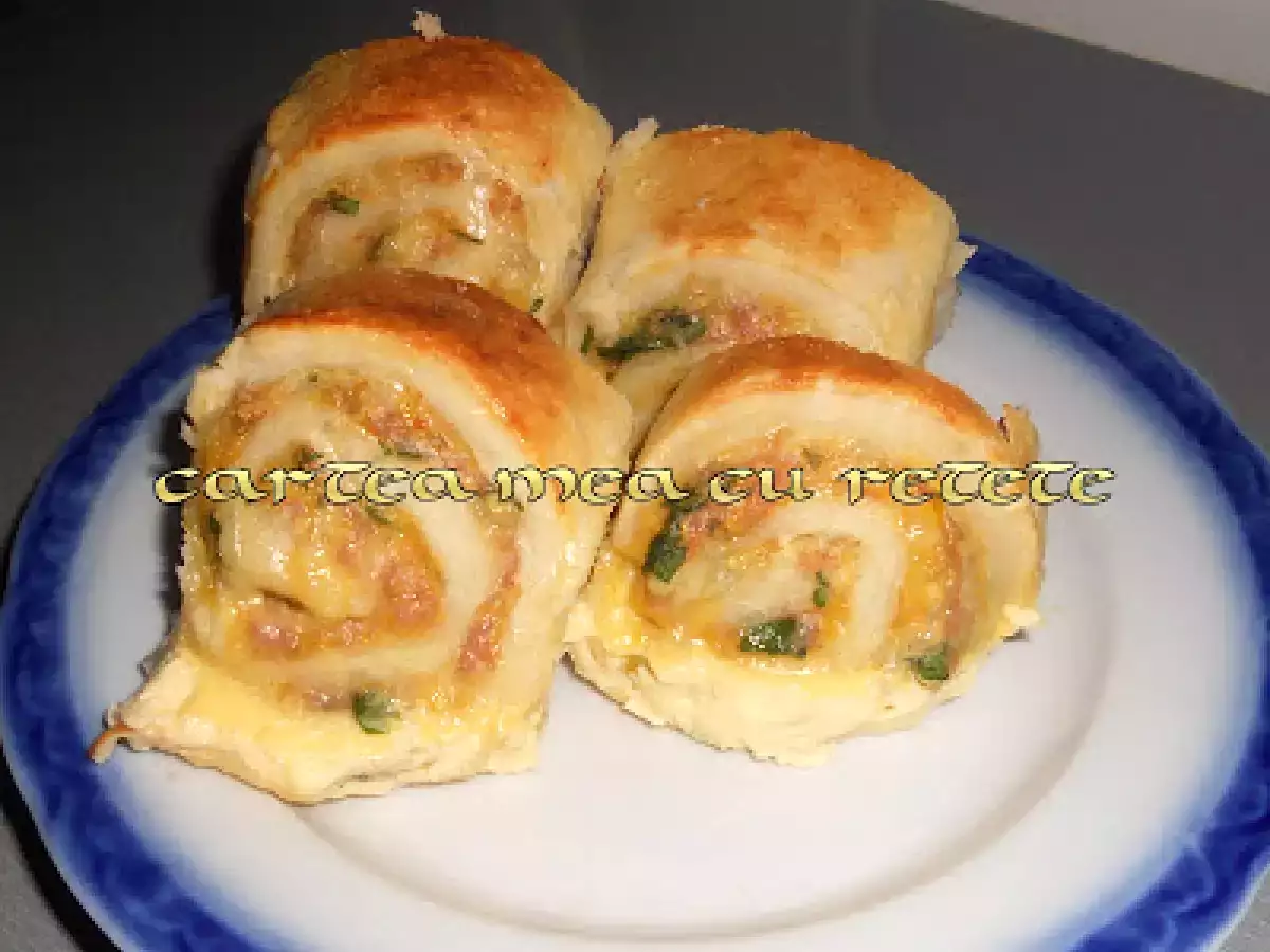 Rulouri cu carne de curcan si cascaval - poza 2