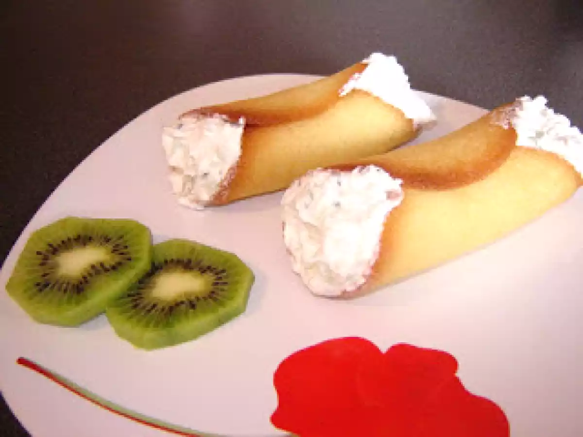 Rulouri cu frisca si kiwi / Kiwi-cream cookie snaps - poza 2