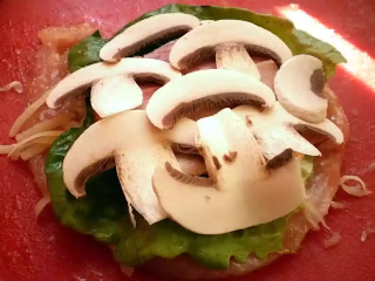 Rulouri cu sos pesto cu ciuperci - poza 4