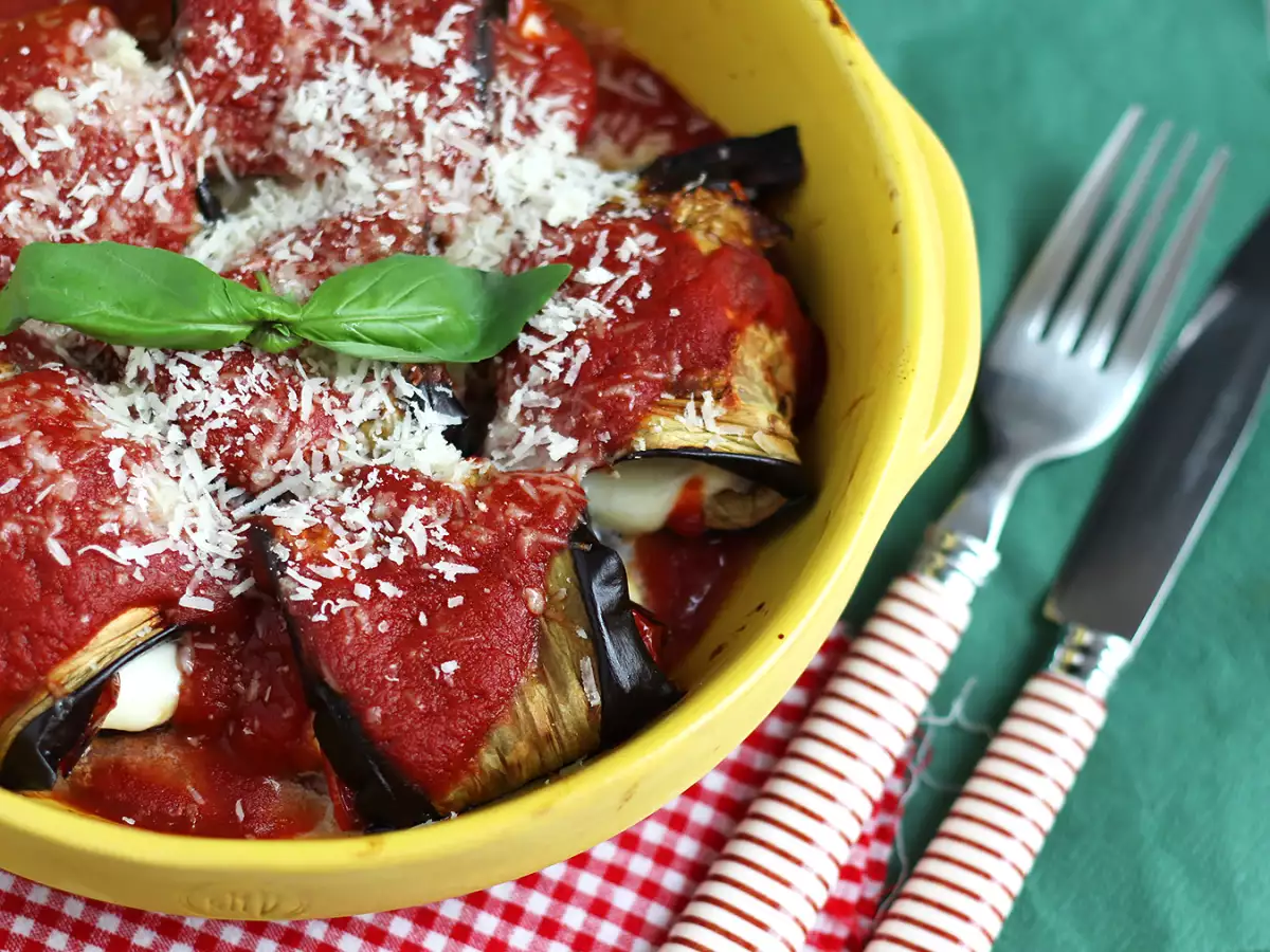 Rulouri cu vinete si parmezan - poza 5