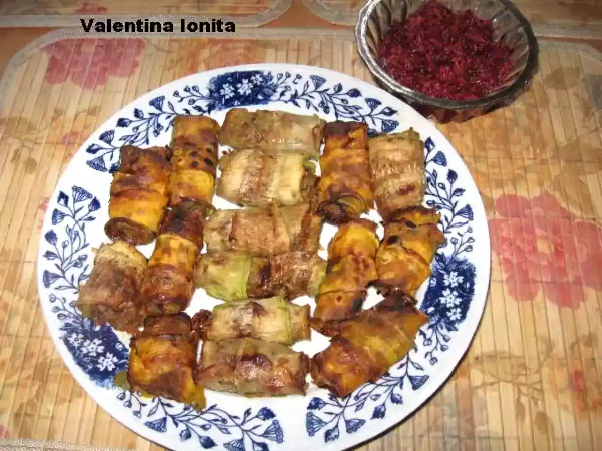 RULOURI DE DOVLECEL SI DE DOVLEAC UMPLUTE CU LEGUME