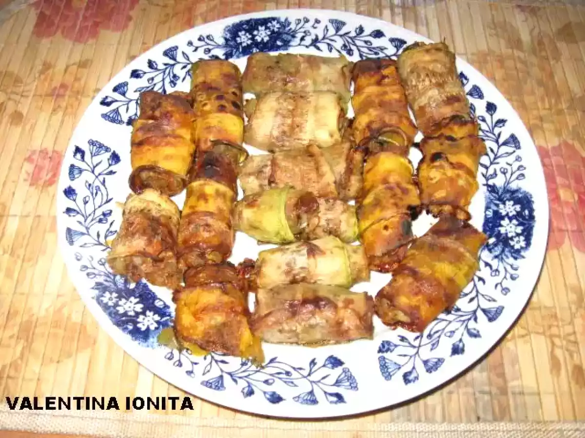 RULOURI DE DOVLECEL SI DE DOVLEAC UMPLUTE CU LEGUME - poza 3